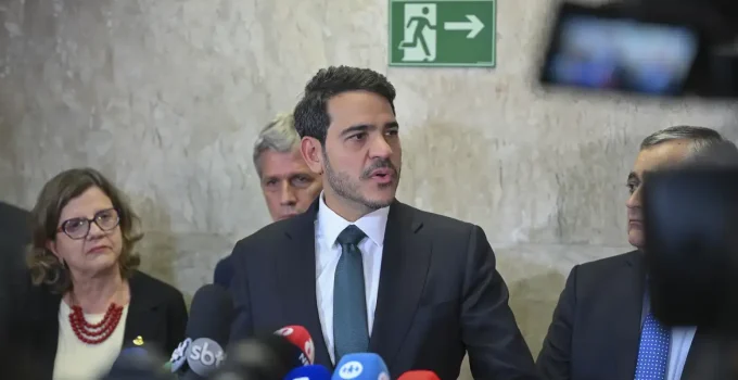 Jorge Messias, após rejeição para o STF, afirma: "Senado é soberano" e agradece votos recebidos