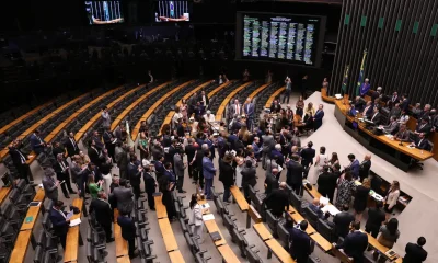 Congresso Derruba Veto de Lula e Mantém PL da Dosimetria, Impactando Penas de Condenados por Atos de 8 de Janeiro
