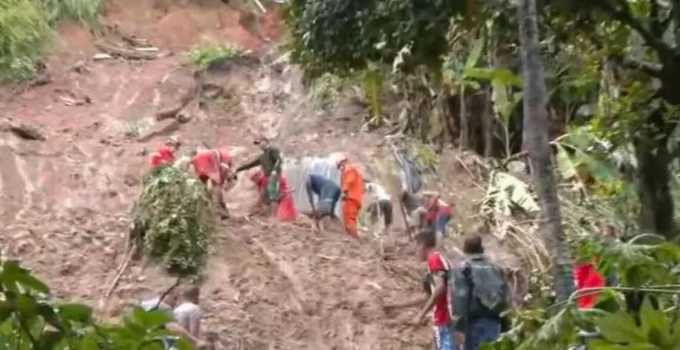 Lula aciona governo federal para socorrer cidades de Pernambuco após chuvas históricas; 4 desaparecidos em Olinda