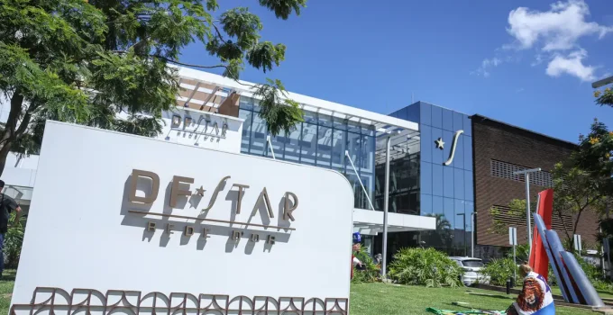 Bolsonaro tem boa recuperação após cirurgia no ombro, segue em recuperação e aguarda reavaliação da prisão domiciliar