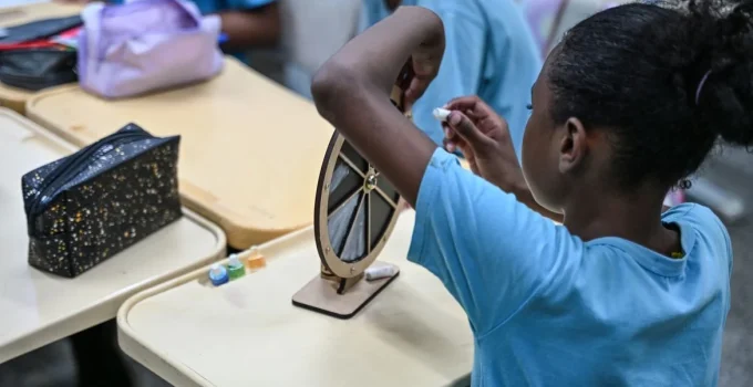 Protagonismo Social na Educação: Projeto Inovador Transforma Jovens de Petrópolis em Agentes de Mudança Comunitária
