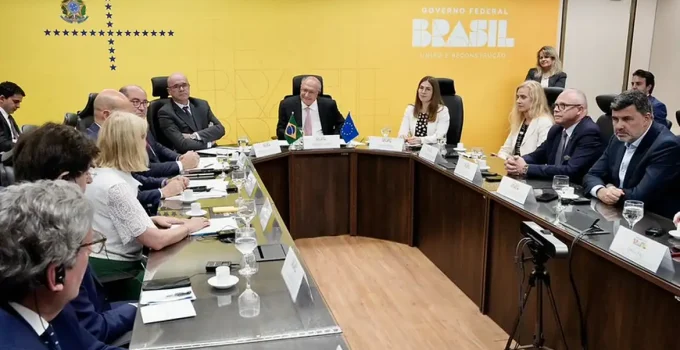 Eurodeputados expressam otimismo sobre aprovação final do acordo Mercosul-UE, detalhando benefícios para exportações brasileiras