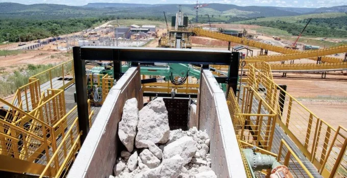 PL dos Minerais Críticos: Municípios e Especialistas Criticam Foco em Exportação e Ignorância de Impactos Locais