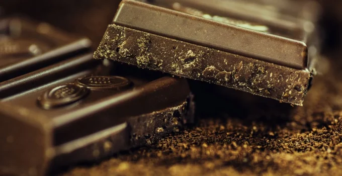 Chocolate Mais Puro Chegando: Nova Lei Exige Percentual Mínimo de Cacau e Rótulos Transparentes para Consumidor