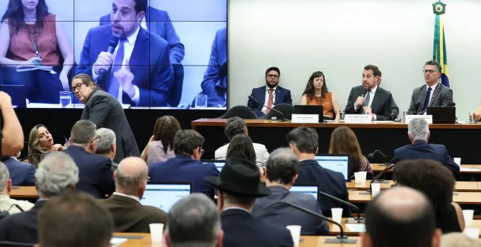 Boulos detona 'bolsa patrão' para fim da escala 6x1 e defende descanso digno para trabalhadores