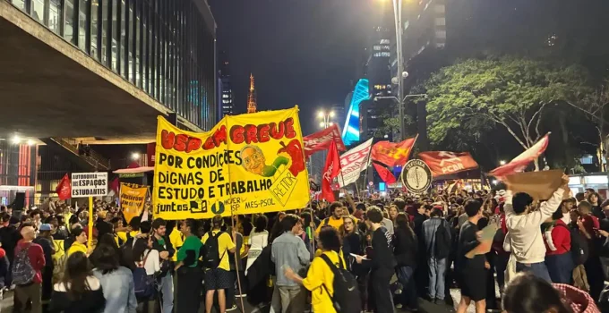 USP: Estudantes em Greve Cobram Diálogo Urgente da Reitoria por Permanência e Fim de Cortes