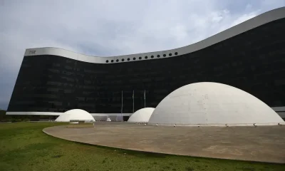 Alerta Máximo: IA pode turbinar fake news nas eleições 2024, Justiça Eleitoral sob pressão do TSE