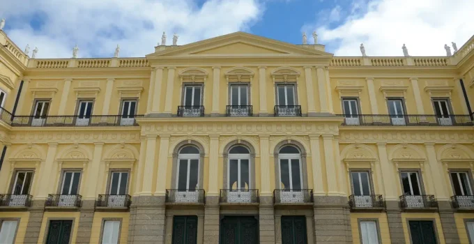 Tesouro Fotográfico Resgata Memória Perdida: Negativos de Vidro do Museu Nacional Retornam Após Mais de 100 Anos