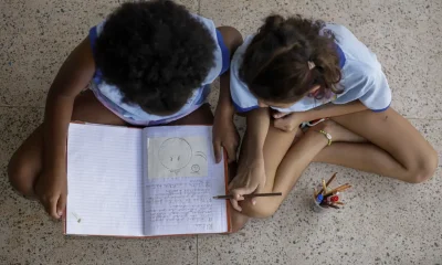 Estudo Revela: Metade dos Alunos Não Vê Debate Antirracista na Escola, Apesar de Leis e Esforços