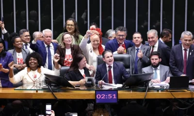 Fim da Escala 6x1: Câmara Aprova Redução da Jornada para 40 Horas e Duas Folgas Semanais