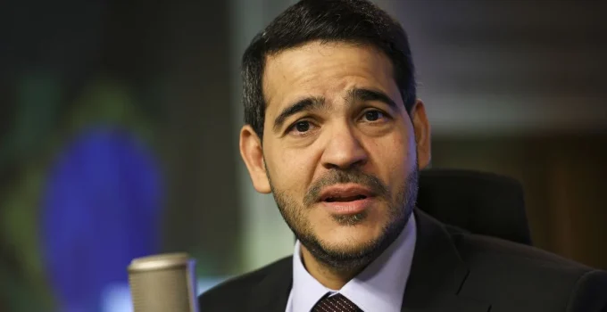 Lula Anuncia Nova Indicação de Jorge Messias ao STF Após Rejeição e Critica Motivações Políticas