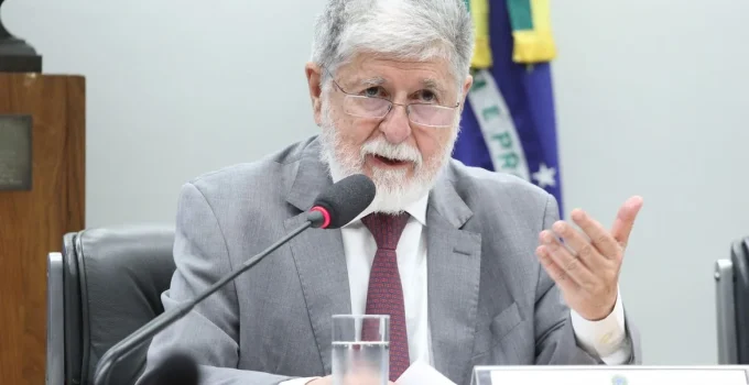 Celso Amorim: "Pretexto para intervenção é inaceitável" diante de acusações de terrorismo contra narcotraficantes brasileiros pelos EUA