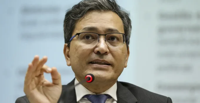 Receita Federal Revela Recorde em Restituições do Imposto de Renda: R$ 16 Bilhões para 8,7 Milhões de Contribuintes no Último Dia