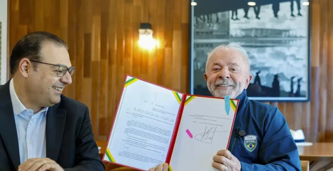 CNH Grátis e Renovação Automática: Lula Sanciona Lei Que Beneficia Milhões de Motoristas Sem Multas