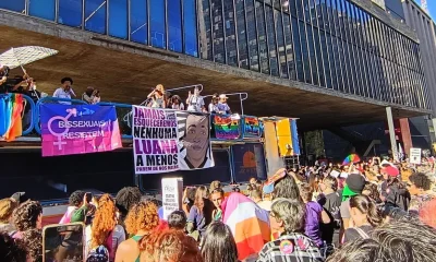 Mulheres Lésbicas e Bissexuais Marcham em SP Cobrando Justiça e Denunciando Lesbofobia e Bifobia