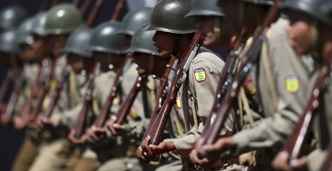 Orçamento Bloqueado: Exército Brasileiro Mantém Patrulhas de Fronteira Essenciais Apesar de Cortes