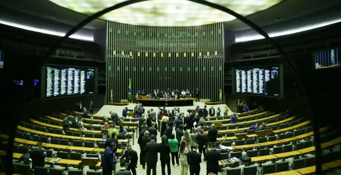 Redução da Maioridade Penal: Entenda o Longo Caminho da Proposta que Quer Diminuir a Idade de 18 para 16 Anos no Brasil