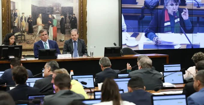 Redução da Maioridade Penal para 16 Anos: Câmara Aprova PEC e Debate Volta à Tona com Promessa de Mais Segurança