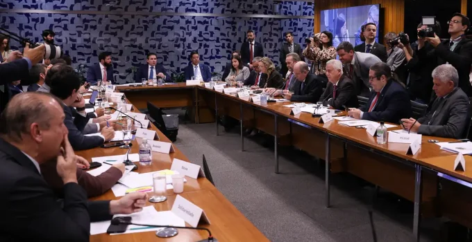 Governo retira urgência do fim da escala 6x1 e destrava pauta da Câmara, liberando votação de projeto contra misoginia