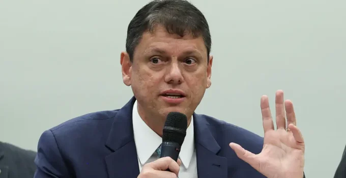 TCE-SP Aprova Contas de Tarcísio de 2025 com Ressalvas: Foco em Renúncias Fiscais e Gestão Previdenciária
