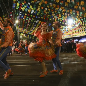 TV Brasil Transmite Festas Juninas da Bahia e Pernambuco com Wesley Safadão e Elba Ramalho: Veja Programação Completa do Arraiá Brasil