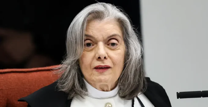 Cármen Lúcia: Judiciário precisa de credibilidade e confiança, não de popularidade, diz ministra do STF
