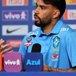 Lucas Paquetá celebra volta de Neymar aos treinos e fala sobre adaptação na Seleção Brasileira visando a Copa