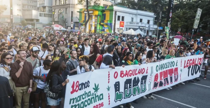 Marcha da Maconha em SP: Milhares pedem legalização e criticam criminalização do uso medicinal e recreativo