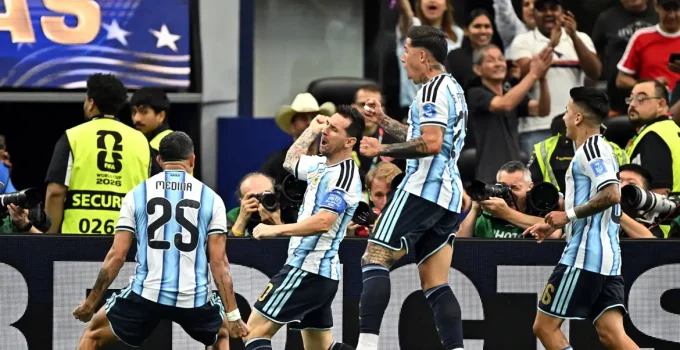 Messi Brilha na Copa 2026: Argentina Campeã Mundial Garante Vaga no Mata-Mata com Vitórias Históricas!
