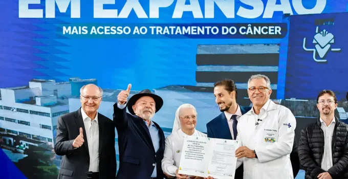 Lula entrega radioterapia moderna em SP e amplia acesso ao tratamento contra o câncer pelo SUS