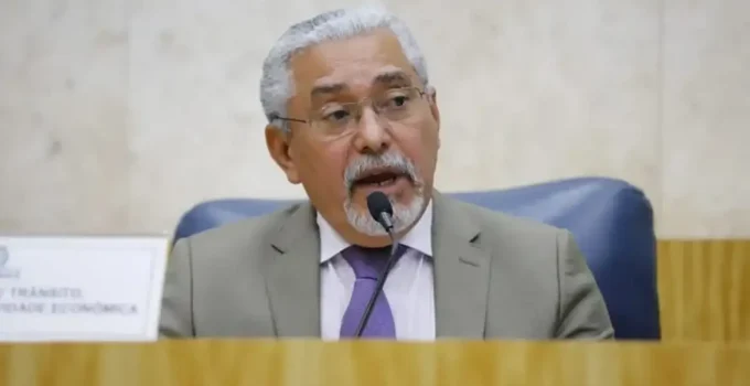 Vereador Senival Moura Pede Afastamento do PT Após Prisão por Suspeita de Lavagem de Dinheiro para o PCC