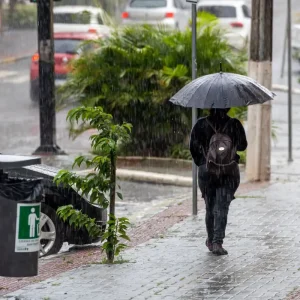 Temporais se Intensificam e Avançam para o Interior de Santa Catarina: Veja os Municípios Mais Afetados e a Previsão