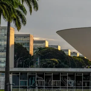 Congresso em Fim de Ano: PEC 6x1 e PL da Misoginia Travados Antes do Recesso, MP do Frete em Risco