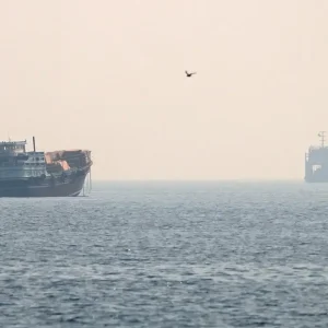 Trump Desiste de Taxar Navios no Estreito de Ormuz e Busca Acordos Comerciais com Países do Golfo