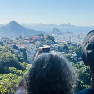 Rocinha Revela Tesouro da Mata Atlântica: Trilha Surpreendente na Floresta Urbana do Rio