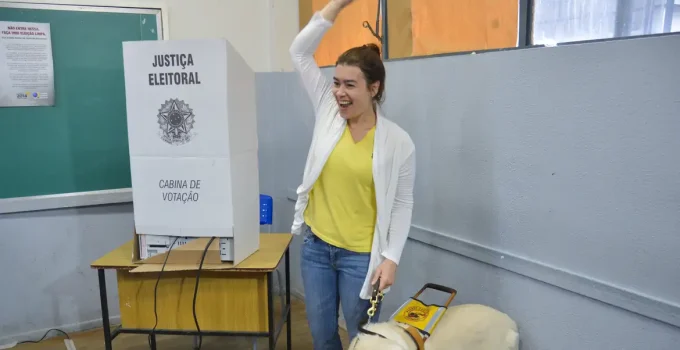 Brasil Rumo às Eleições 2026: Quase 2 Milhões de Eleitores com Deficiência Buscam Voto Acessível e Autônomo