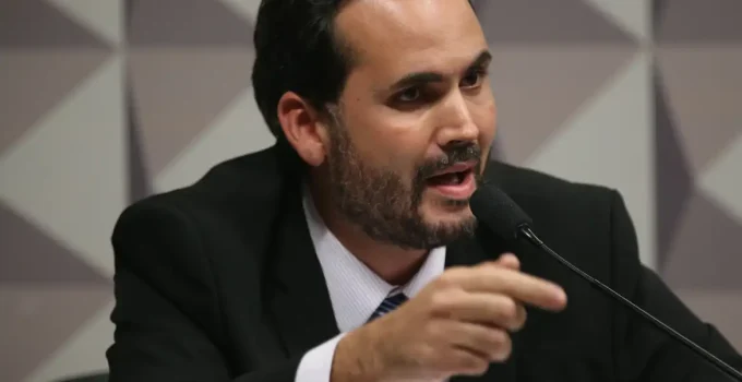Governo Confirma: Subsídio de R$ 0,35 ao Diesel Não Volta, Mesmo com Petróleo a US$ 100, Ministro Explica Motivos