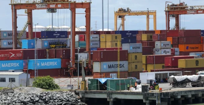 EUA Impõem Tarifa de 37,5% em US$ 6,6 Bilhões de Exportações Brasileiras: Entenda o Impacto e as Razões