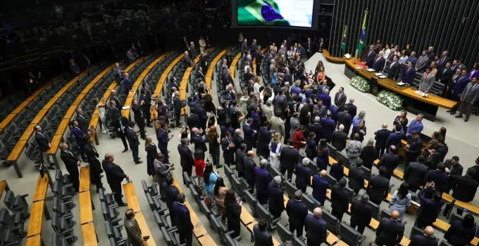 STF: Apenas 7 de 21 Partidos Explicam Interferência em Emendas Parlamentares, Prazo se Encerra em Agosto