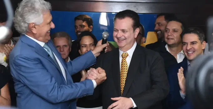 Ronaldo Caiado é oficializado candidato à Presidência pelo PSD, com Kassab de vice, e promete criticar polarização