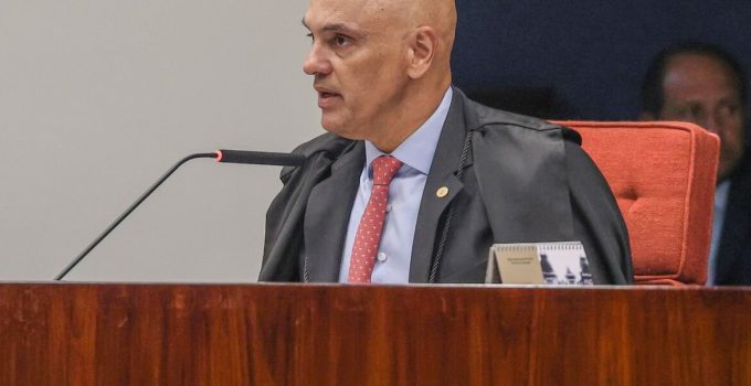 Alexandre de Moraes nega mensagens com banqueiro Daniel Vorcaro no dia de sua prisão; STF explica