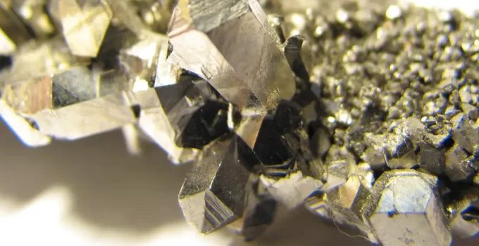 Brasil Busca Parceria Estratégica com Europa para Explorar Minerais Críticos e Terras Raras em Busca de Tecnologia