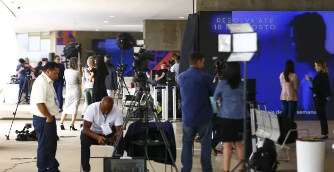 Fórum Pede Compromisso de Candidatos com Comunicação Democrática: Carta Aberta Busca Fortalecer Mídia Livre no Brasil