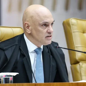 Moraes dá 48h para Bolsonaro explicar vídeo com IA: Risco de prisão domiciliar ou inelegibilidade em jogo