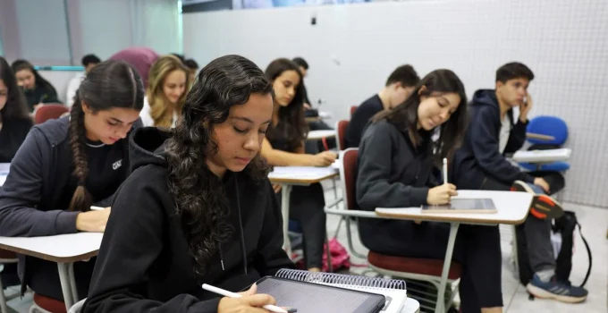 FIES 2º Semestre: Lista de Pré-Selecionados Divulgada! Saiba Como Garantir Sua Vaga e Prazos Cruciais