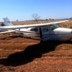FAB Alerta: Caça A-29 Super Tucano Dispara Contra Avião Suspeito Vindo da Bolívia e Força Pouso Forçado em MS