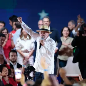 Lula Oficializado pelo PT para 2026: Alckmin Confirma Vice em Busca do Quarto Mandato Presidencial
