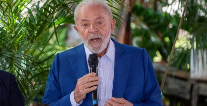 Lula: "Não podemos nos conformar com homens matando mulheres", anuncia mutirão contra feminicídio e fim da escala 6x1