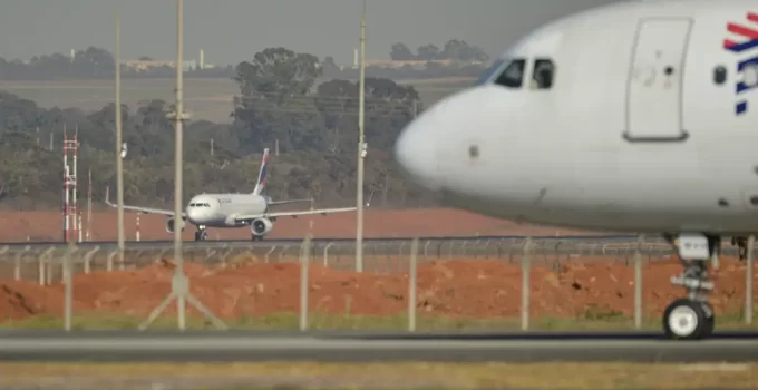 Alerta de Bomba em Voo da Latam: Ameaça Falsa Atrasou Partida de Brasília para São Paulo, Passageiros e Bagagens Inspecionados