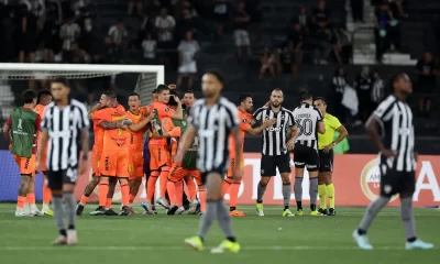 Botafogo é eliminado da Libertadores pelo Barcelona de Guayaquil e amarga vaga na Sul-Americana